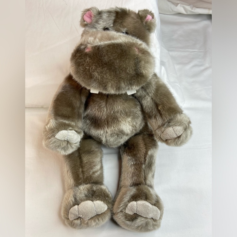 Pawsenclaws and Company Gray Hippopotamus Stuffed plush animal.‎ Secret spot